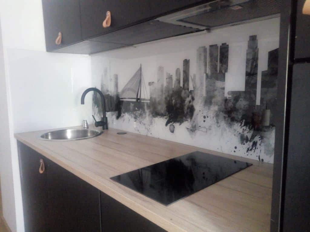 Štampa na staklu za moderne kuhinje