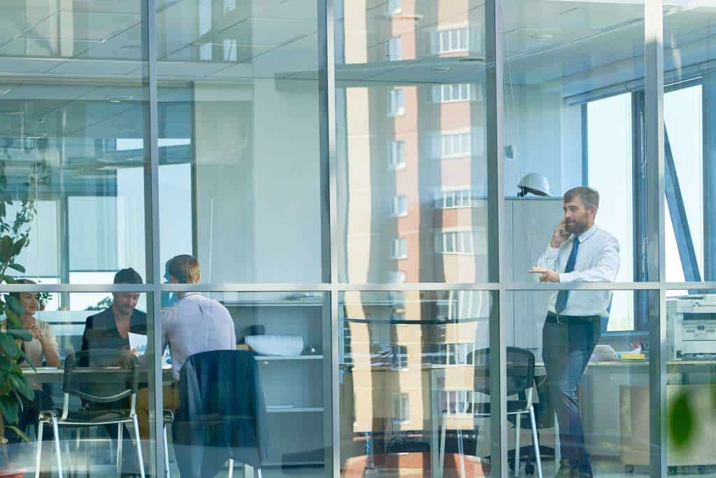 Staklene pregrade za kancelarije i poslovni prostor