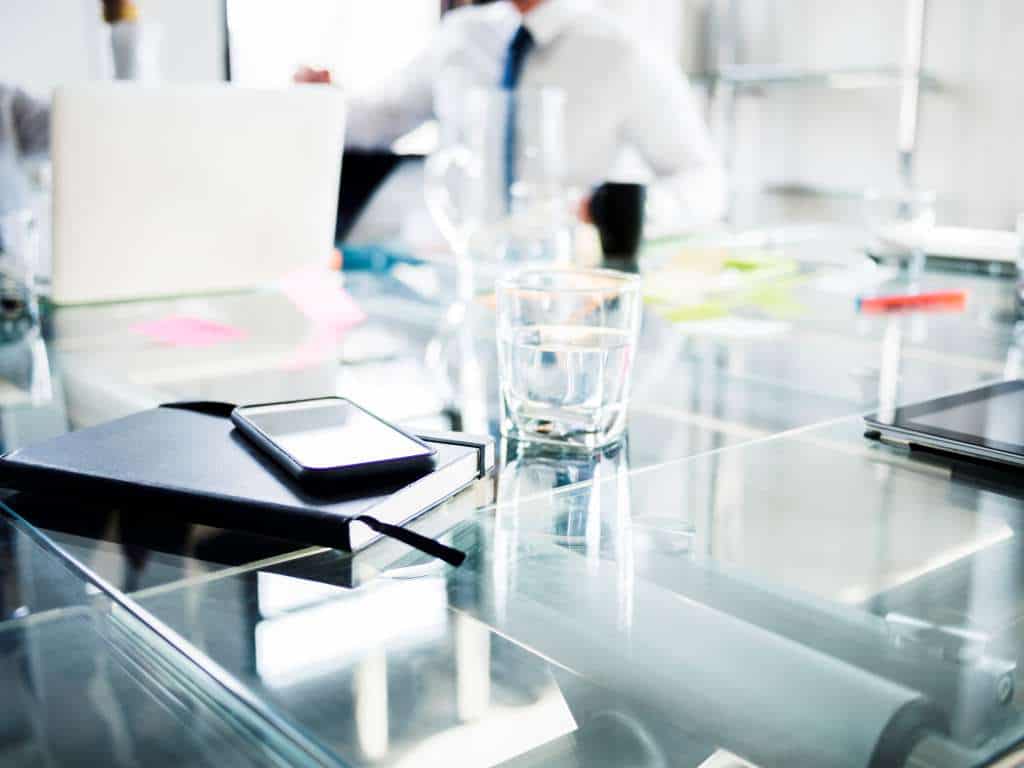 Proizvodnja stakla NS Glass - stakleni nameštaj