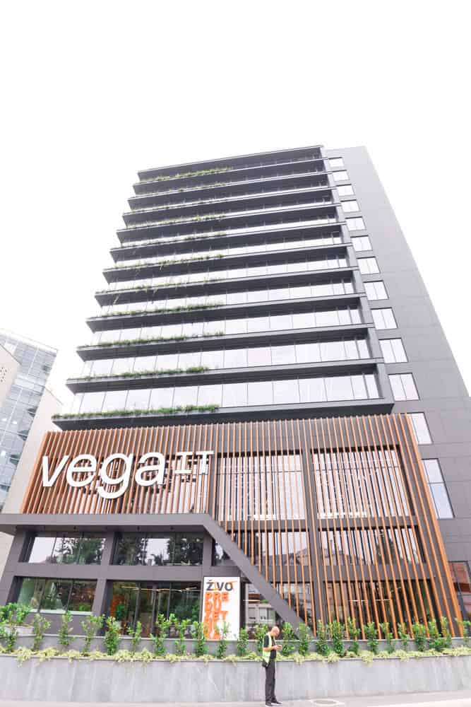 Staklo za industrijske objekte - klijent Vega IT