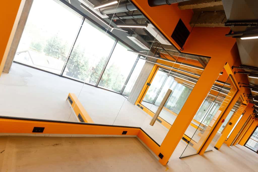 Staklo za industrijske objekte - prednosti