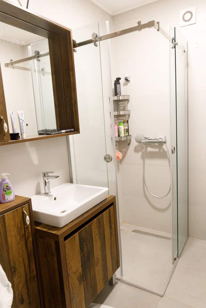 Tuš kabina od stakla - personalizacija