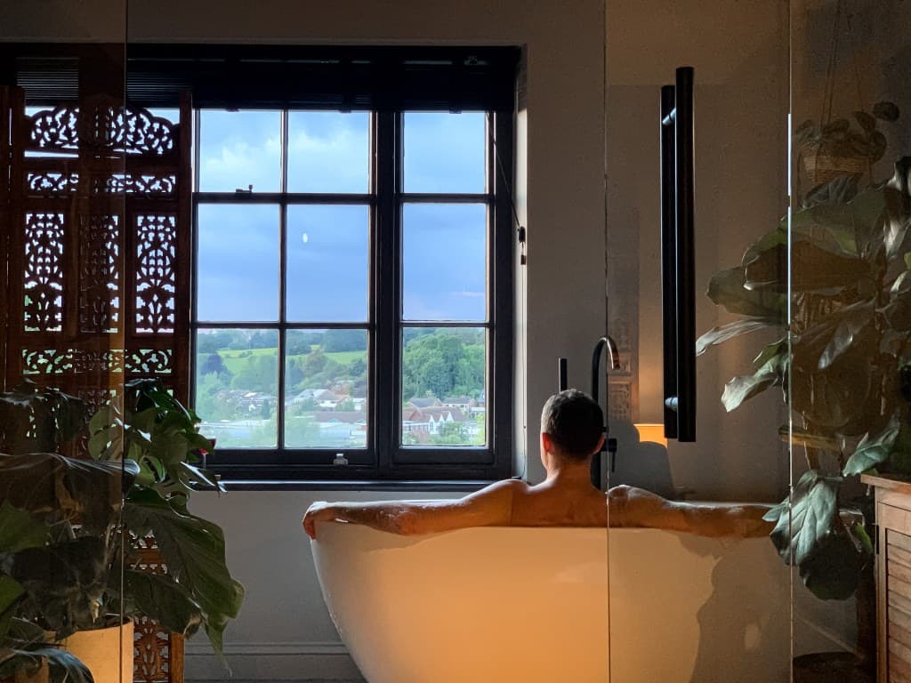 Zašto odabrati staklo za kadu