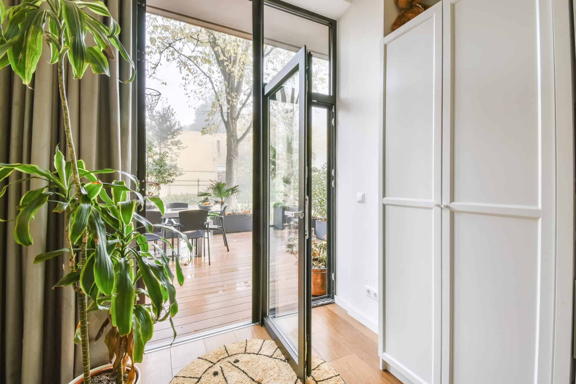 Zašto odabrati staklena vrata?