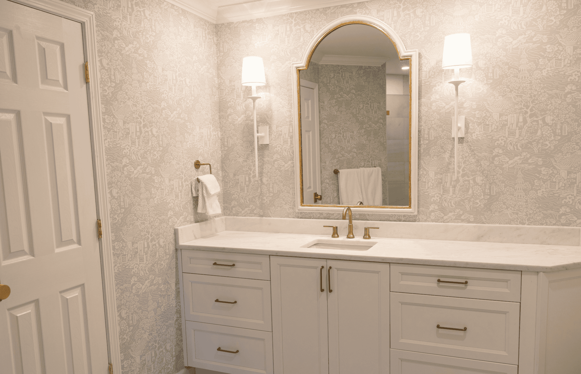 Ogledala po meri – kako izabrati idealno rešenje