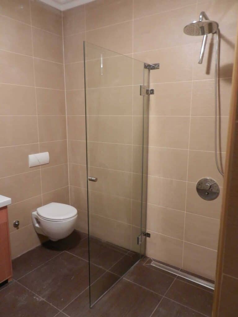Tuš paravani od stakla