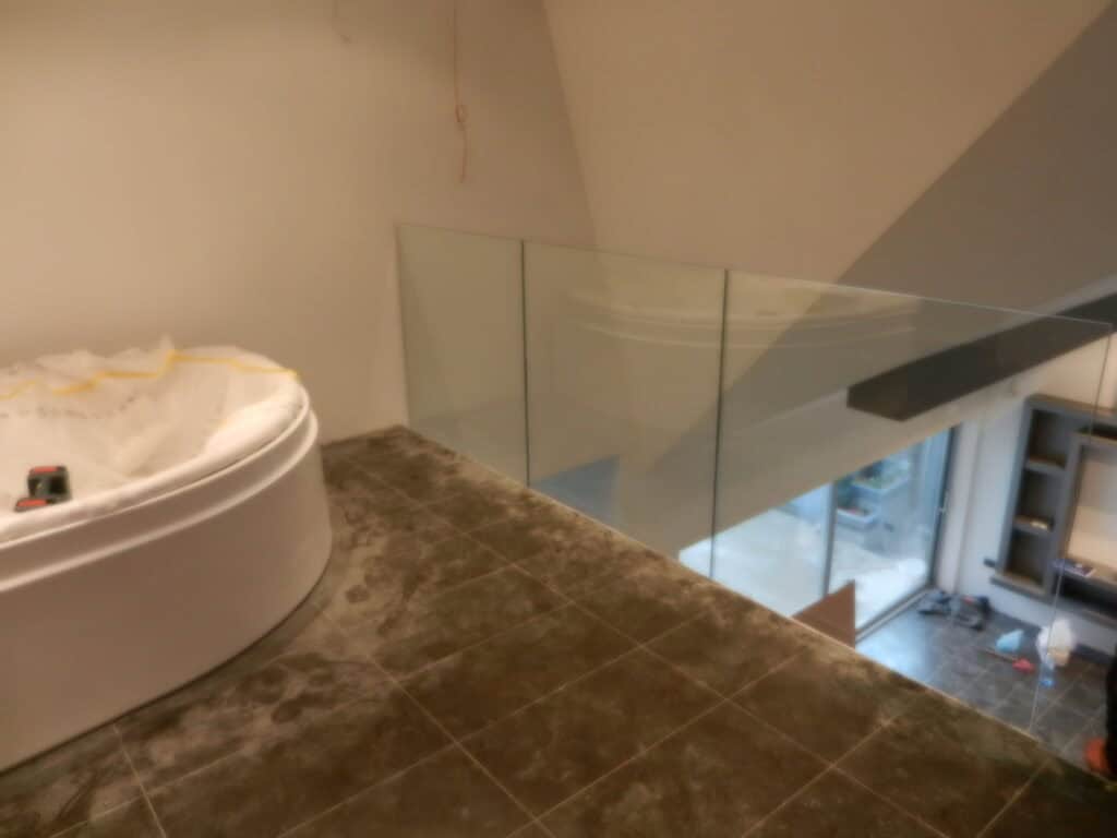 Staklene ograde na galeriji - NS Glass